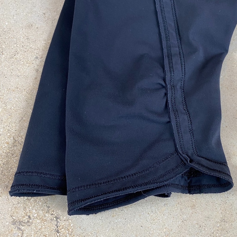 Lululemon Cropped Pants - Size 6 - Picture 5 of 10